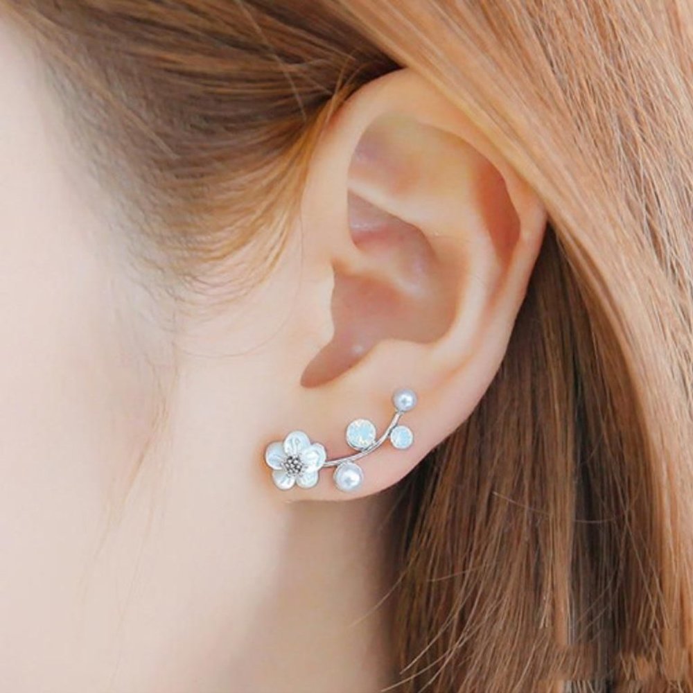 Daisy Flower Bead Stud Earrings - Silver